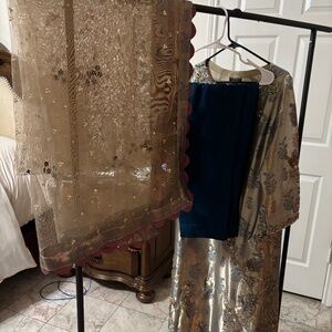 Bronze and Blue forms outfit